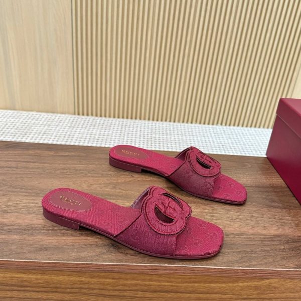 GUCCI WOMEN SLIDE SANDAL WITH INTERLOCKING G ROSSO ANCORA RED GG CANVAS ‎790447 9SF00 8549