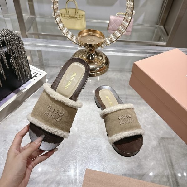 MIUMIU SUEDE CLOGS DESERT BEIGE 5Z505E Z0G F0F24 F ZF30