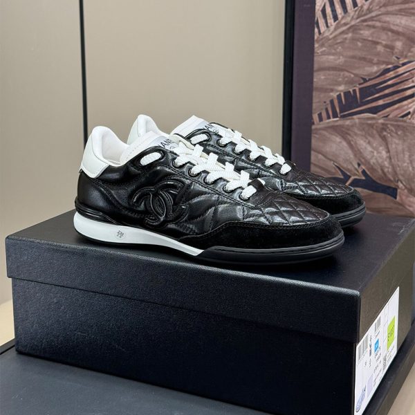 CHANEL Sneakers