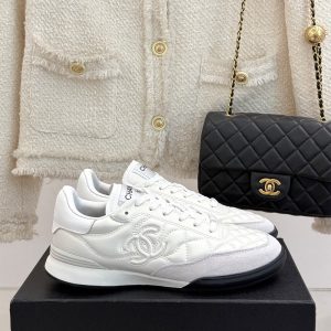 CHANEL Sneakers