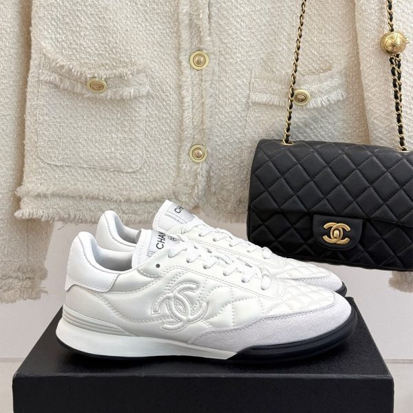 CHANEL Sneakers
