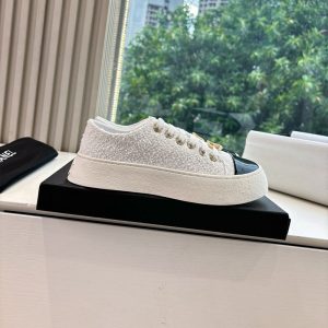 CHANEL Sneakers