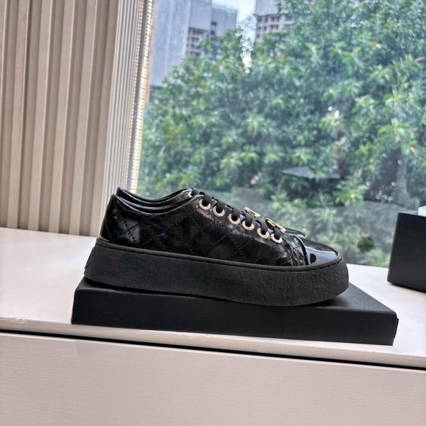CHANEL Sneakers