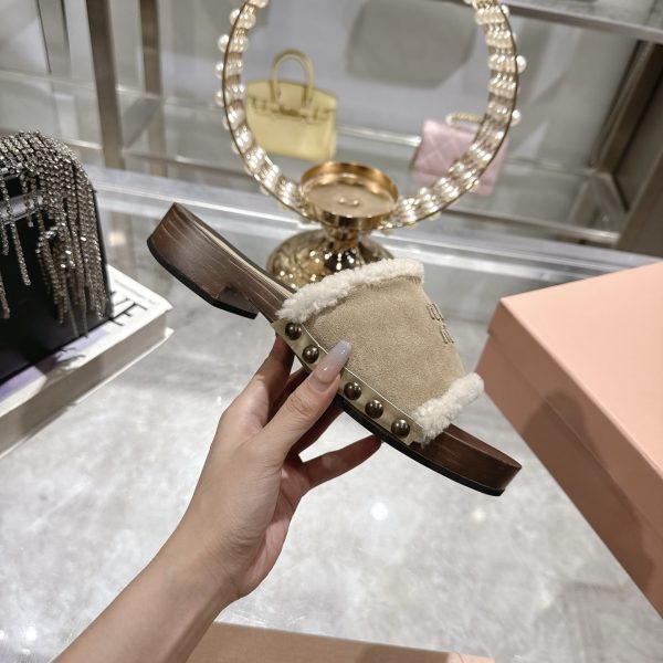 MIUMIU SUEDE CLOGS DESERT BEIGE 5Z505E Z0G F0F24 F ZF30