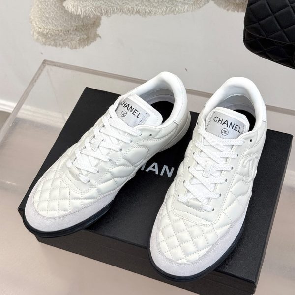 CHANEL Sneakers