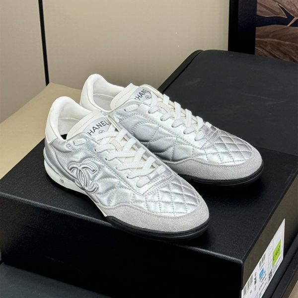 CHANEL Sneakers