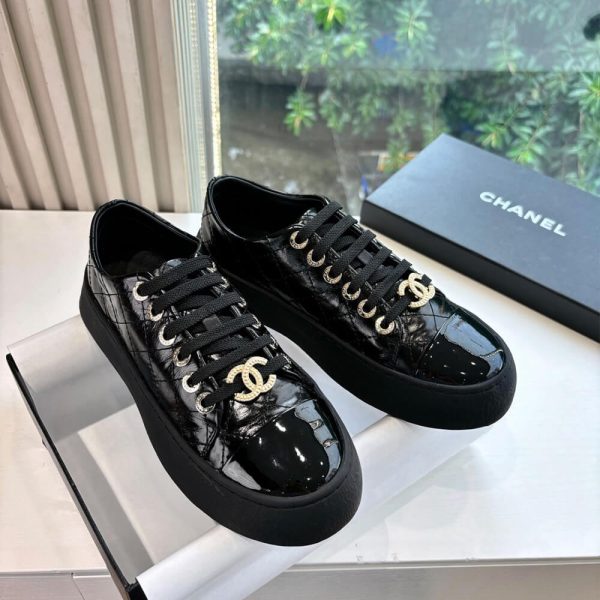 CHANEL Sneakers