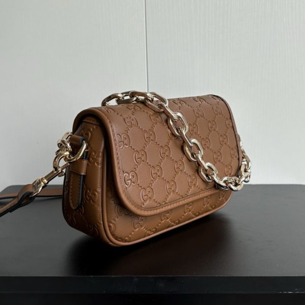 GG EMBLEM SMALL SHOULDER BAG LIGHT BROWN 20CM