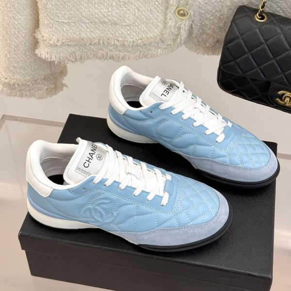 CHANEL Sneakers