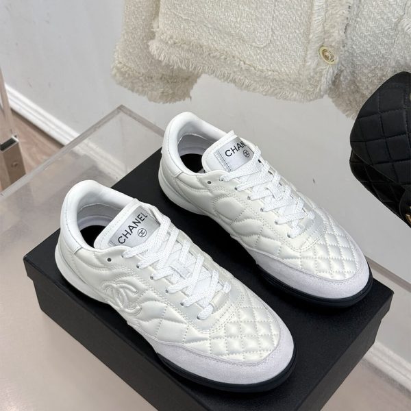 CHANEL Sneakers