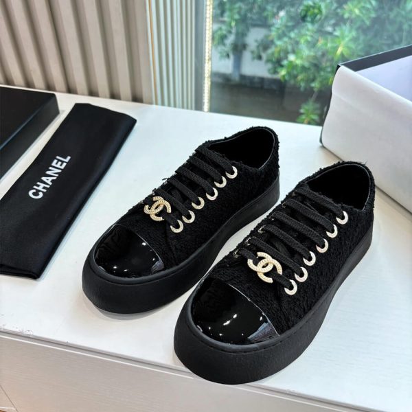 CHANEL Sneakers