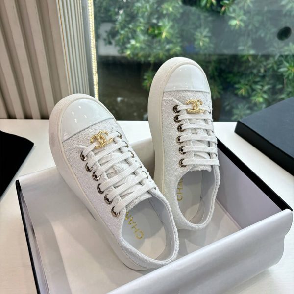 CHANEL Sneakers