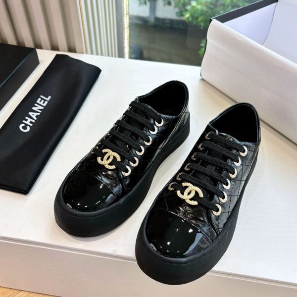 CHANEL Sneakers