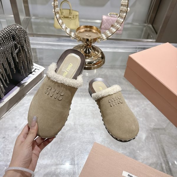 MIUMIU SUEDE CLOGS BEIGE