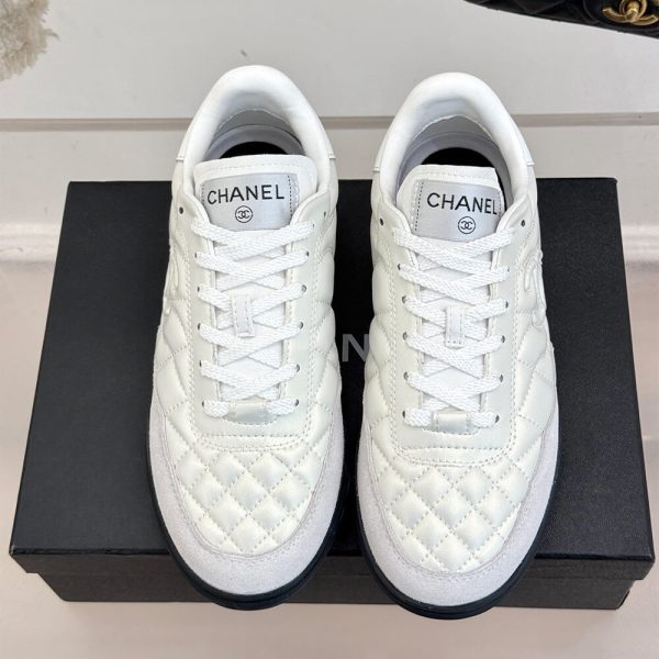 CHANEL Sneakers