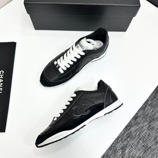 CHANEL Sneakers