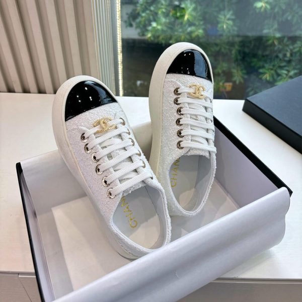 CHANEL Sneakers