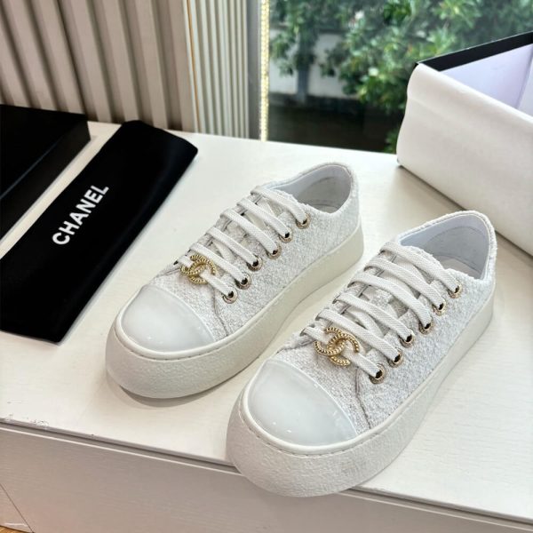 CHANEL Sneakers