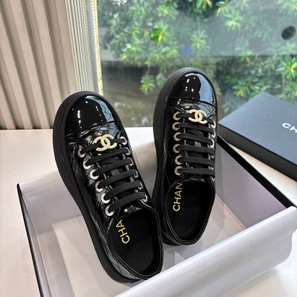 CHANEL Sneakers