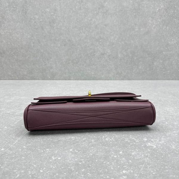Balenciaga Women’s Bel Air Clutch On Strap Small(HIGH-END GRADE)