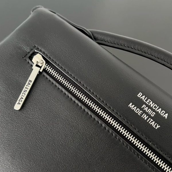 Balenciaga Women’s Bel Air Clutch On Strap Small(HIGH-END GRADE)
