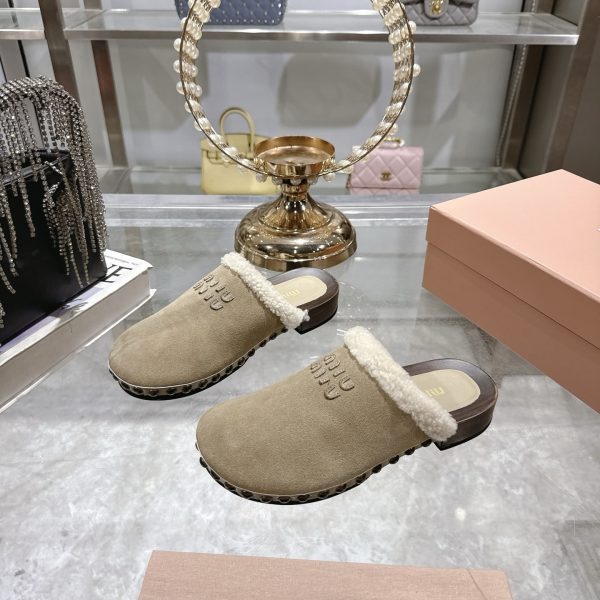 MIUMIU SUEDE CLOGS BEIGE