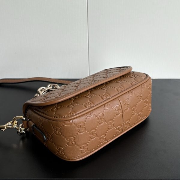 GG EMBLEM SMALL SHOULDER BAG LIGHT BROWN 20CM