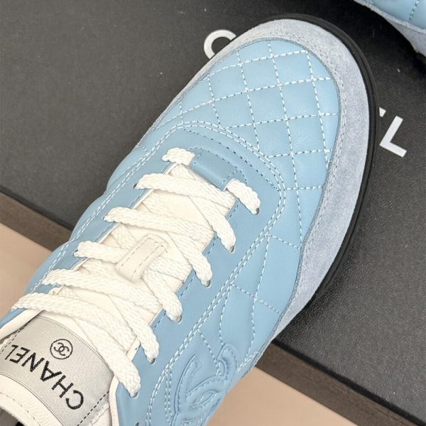 CHANEL Sneakers