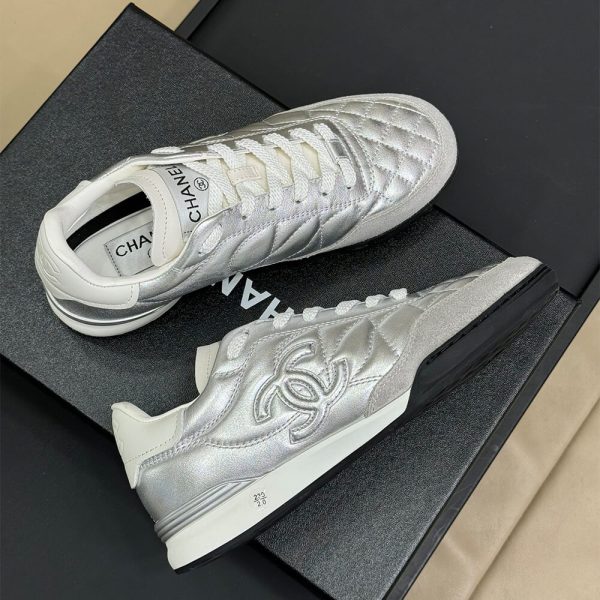 CHANEL Sneakers