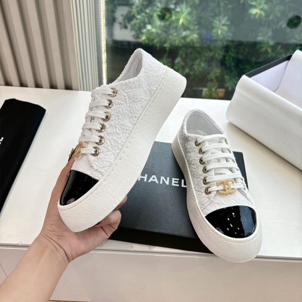 CHANEL Sneakers