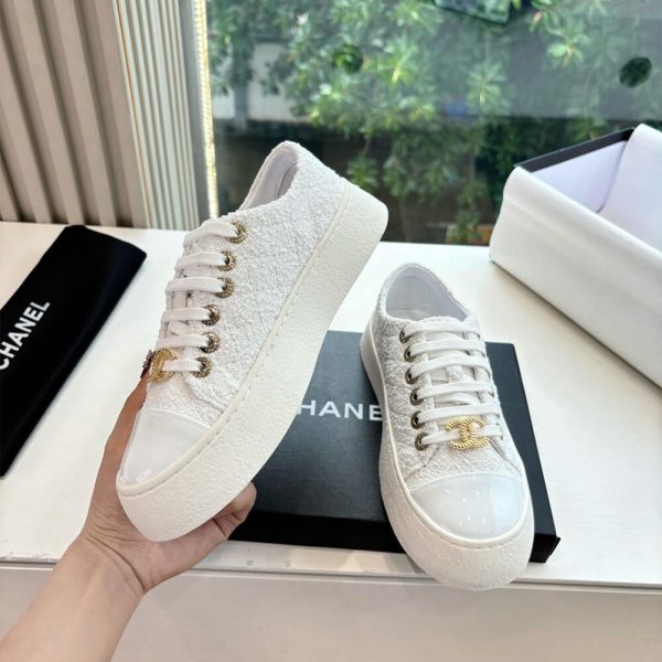 CHANEL Sneakers