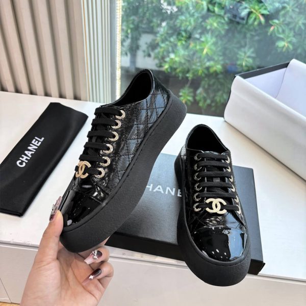 CHANEL Sneakers