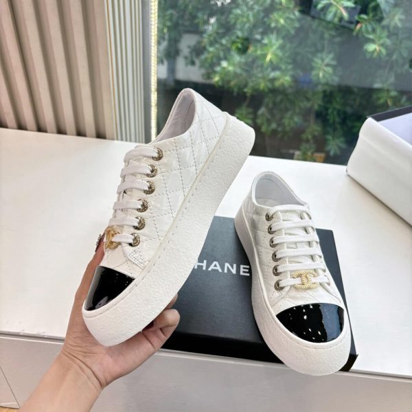 CHANEL Sneakers