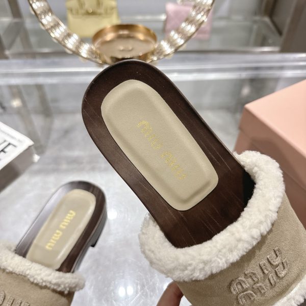MIUMIU SUEDE CLOGS DESERT BEIGE 5Z505E Z0G F0F24 F ZF30