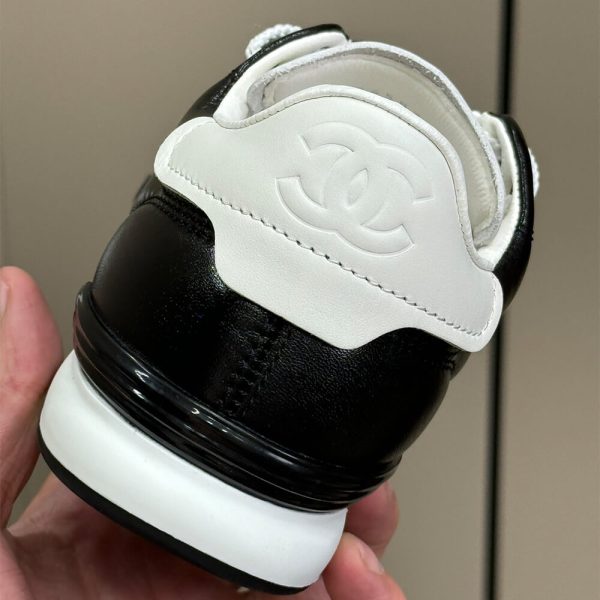 CHANEL Sneakers