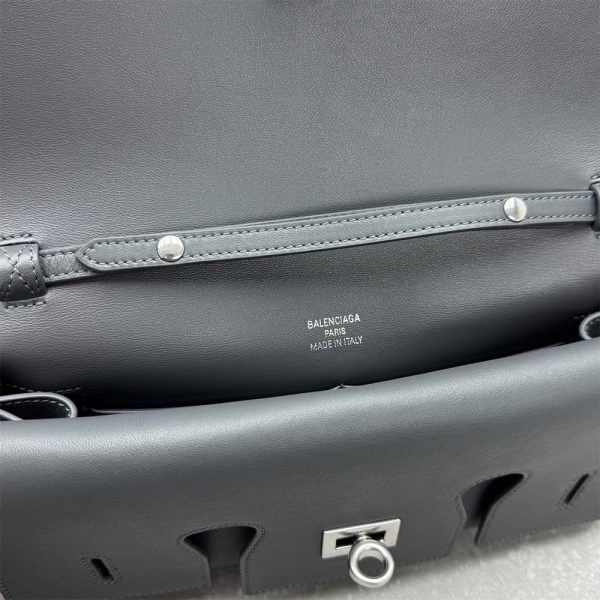 Balenciaga Women’s Bel Air Clutch On Strap Small(HIGH-END GRADE)