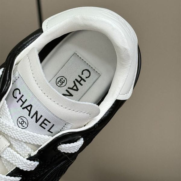 CHANEL Sneakers