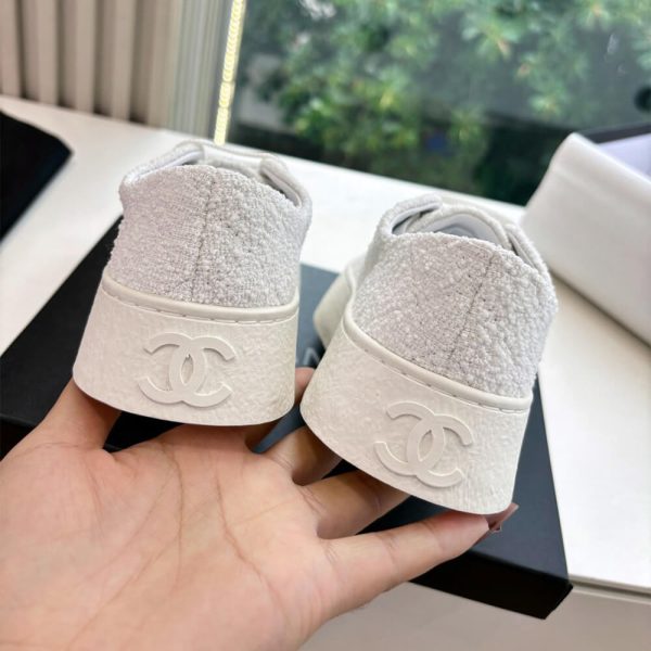 CHANEL Sneakers