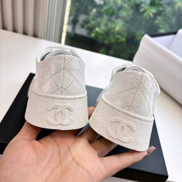 CHANEL Sneakers