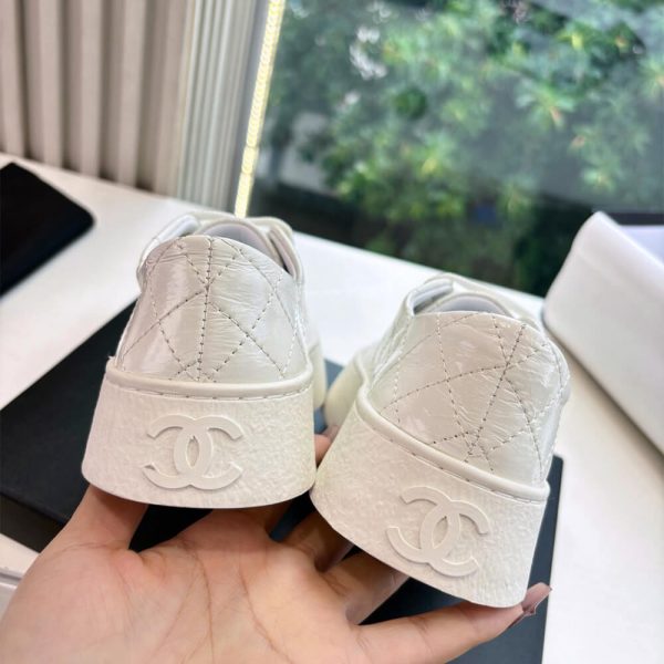 CHANEL Sneakers