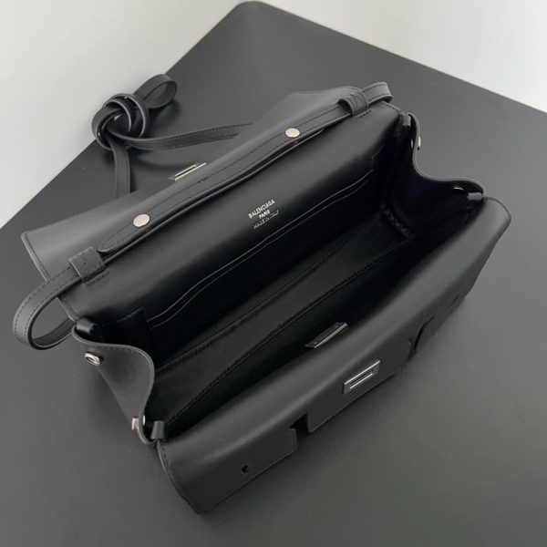 Balenciaga Women’s Bel Air Clutch On Strap Small(HIGH-END GRADE)
