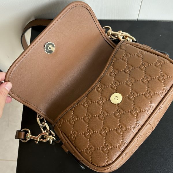 GG EMBLEM SMALL SHOULDER BAG LIGHT BROWN 20CM