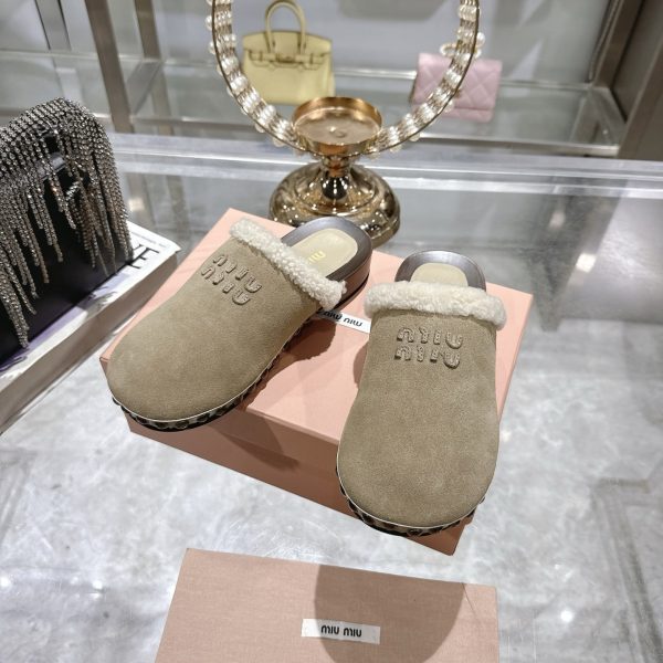 MIUMIU SUEDE CLOGS BEIGE