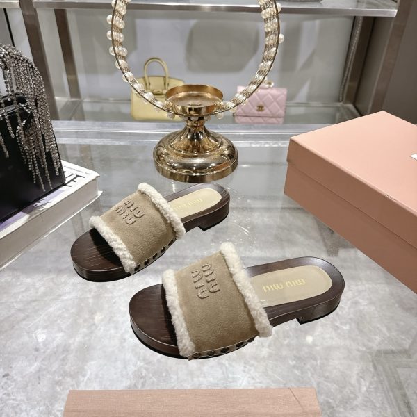 MIUMIU SUEDE CLOGS DESERT BEIGE 5Z505E Z0G F0F24 F ZF30
