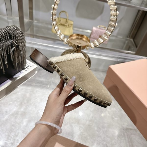 MIUMIU SUEDE CLOGS BEIGE