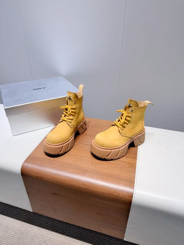 SMFK WOMEN’S BOOTS