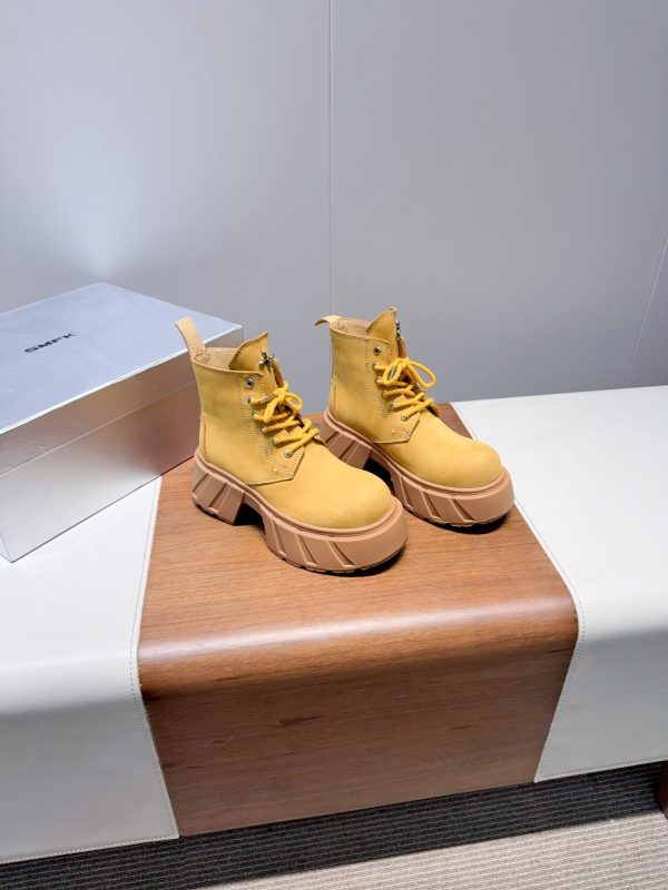 SMFK WOMEN’S BOOTS