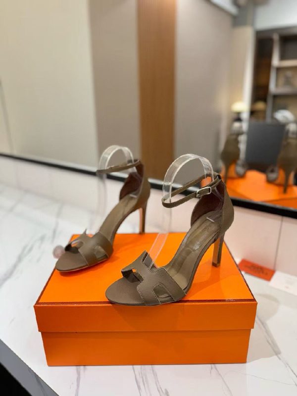 Hermes premiere high heels