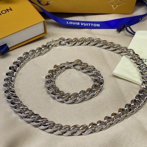 EN – Lux LV Necklaces 094