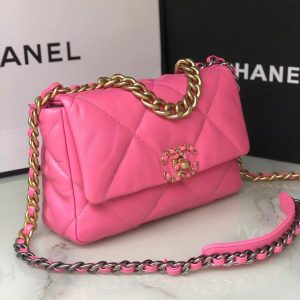 CHANEL Matelasse 19 Chain Shoulder